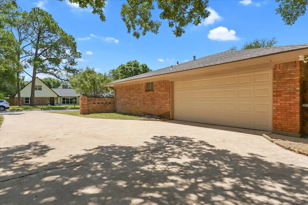 718 Ridgecrest Circle Denton TX 76205