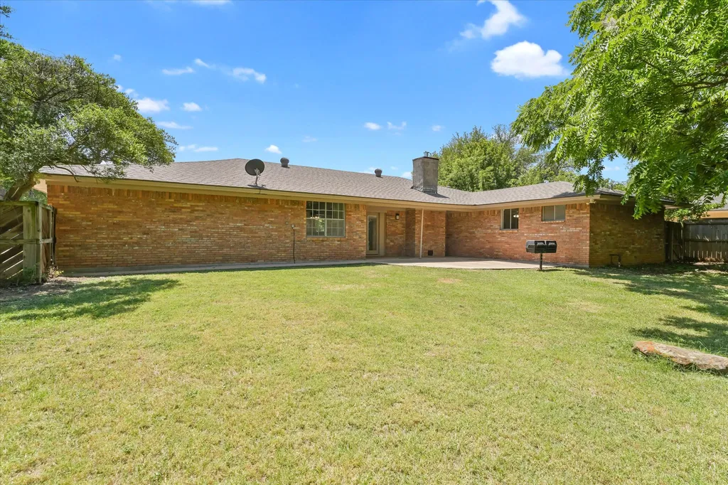 718 Ridgecrest Circle Denton TX 76205