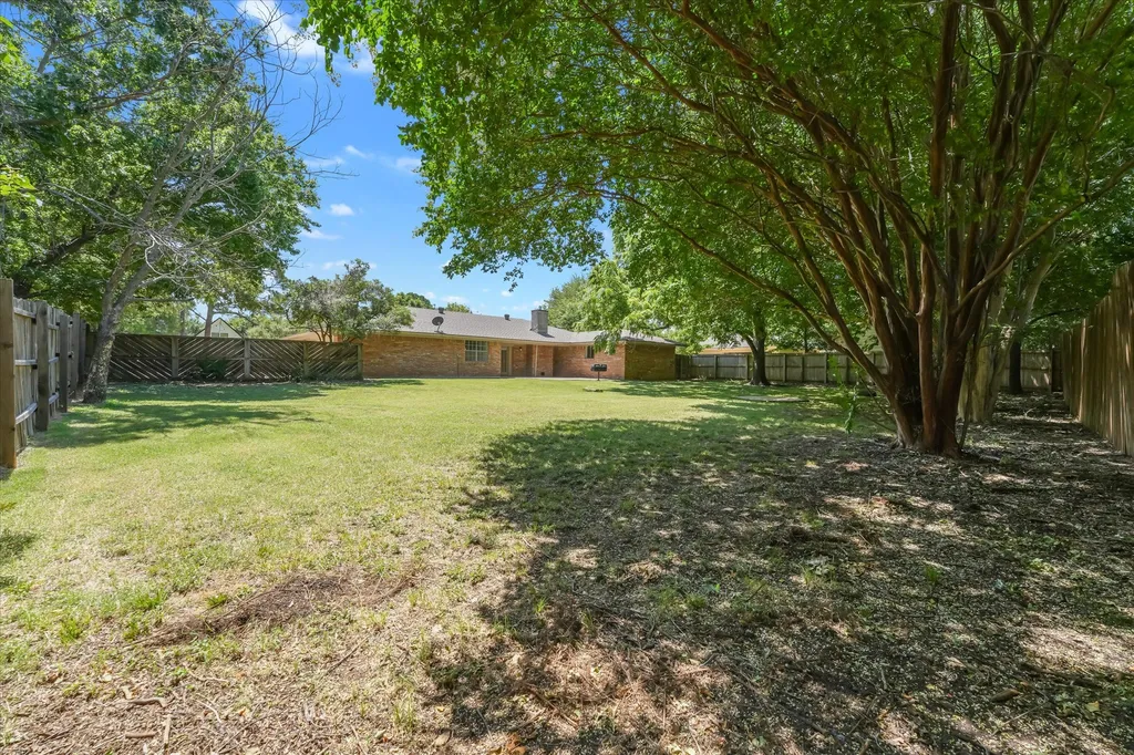 718 Ridgecrest Circle Denton TX 76205