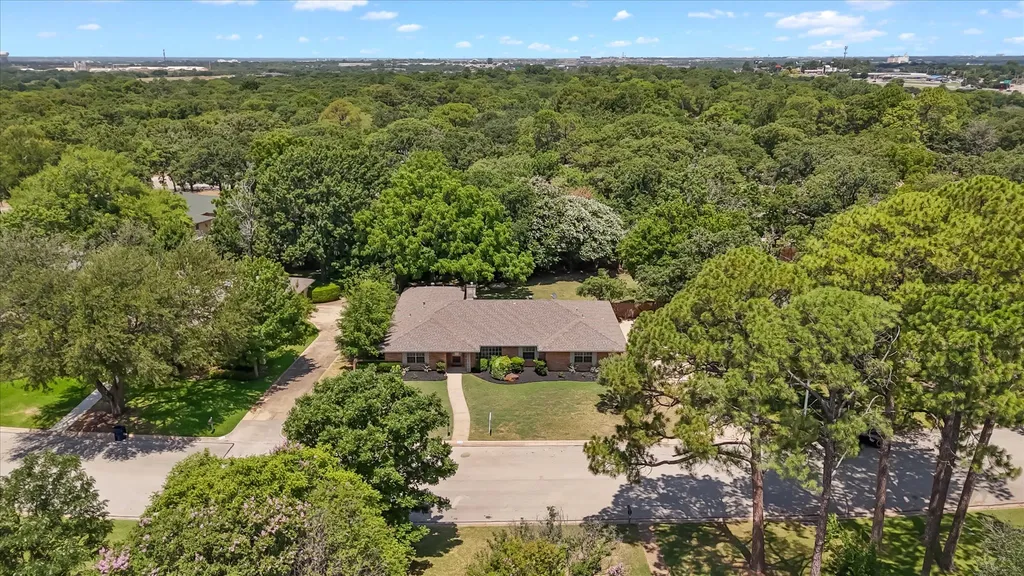 718 Ridgecrest Circle Denton TX 76205