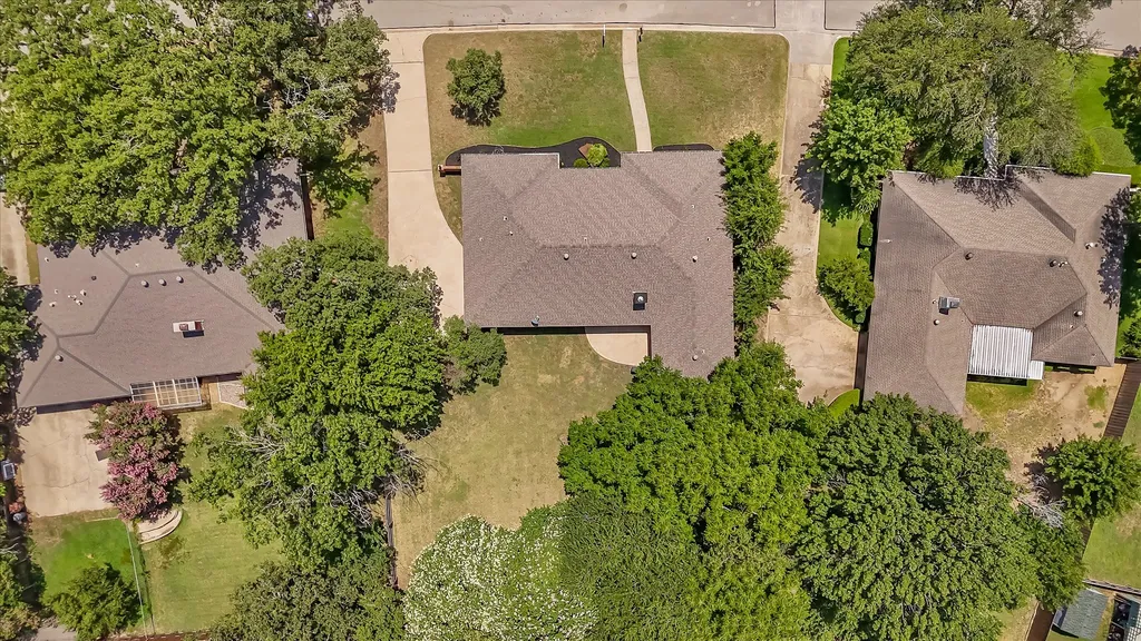 718 Ridgecrest Circle Denton TX 76205