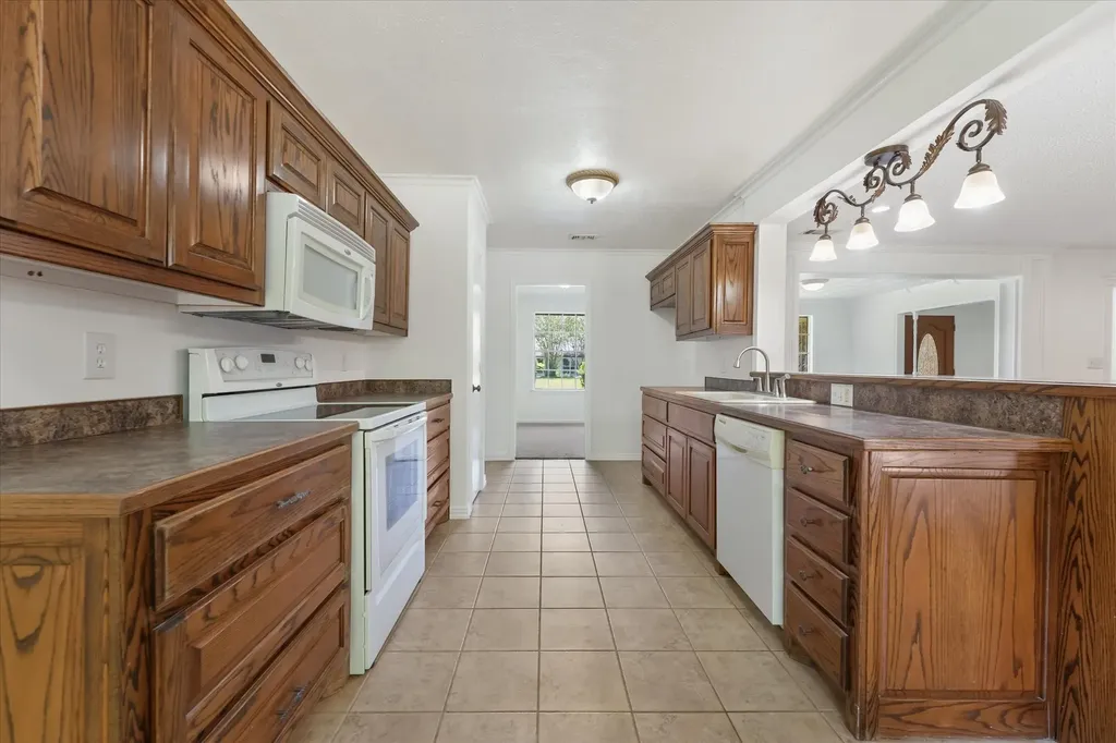 718 Ridgecrest Circle Denton TX 76205