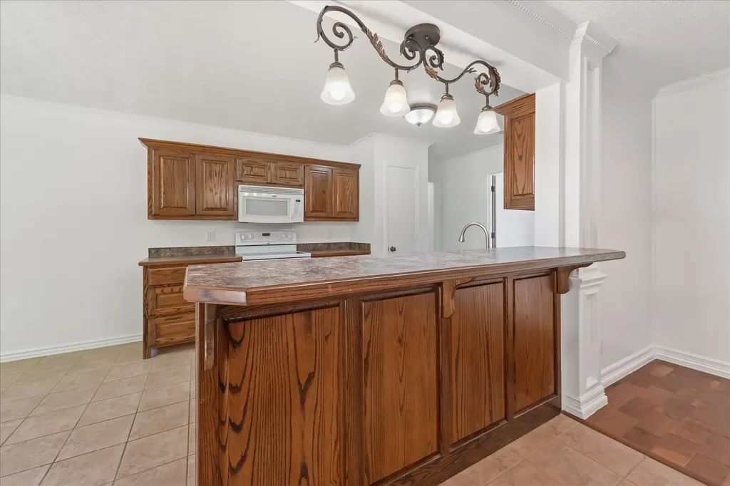 718 Ridgecrest Circle Denton TX 76205