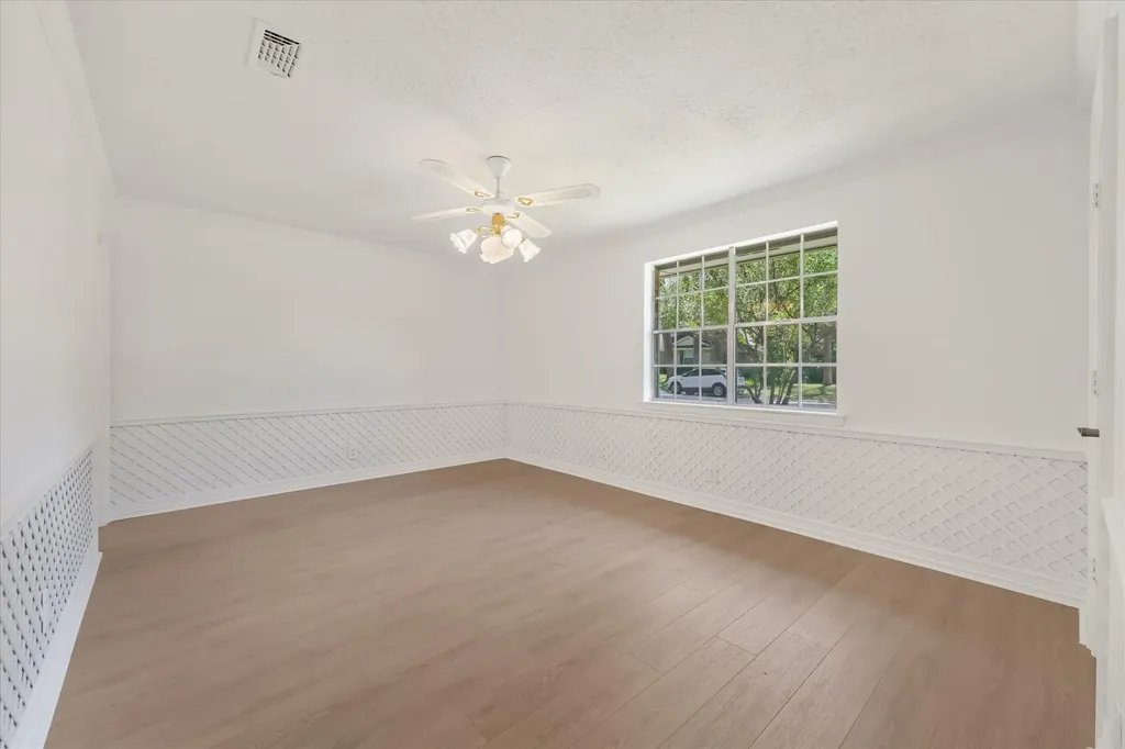 718 Ridgecrest Circle Denton TX 76205
