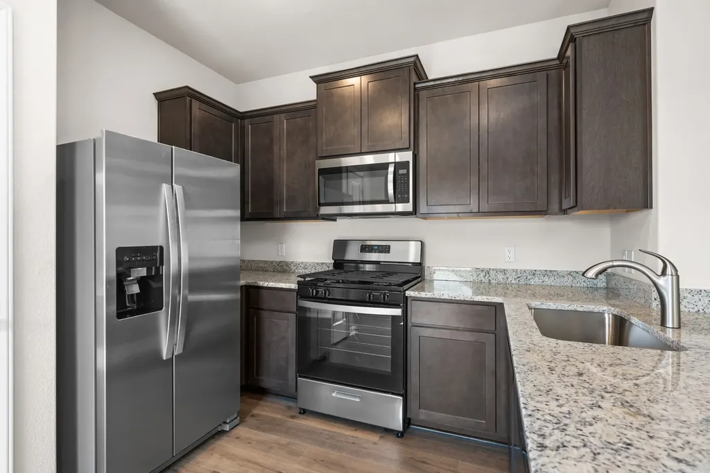 8313 White Wolf Trail Ponder TX 76259