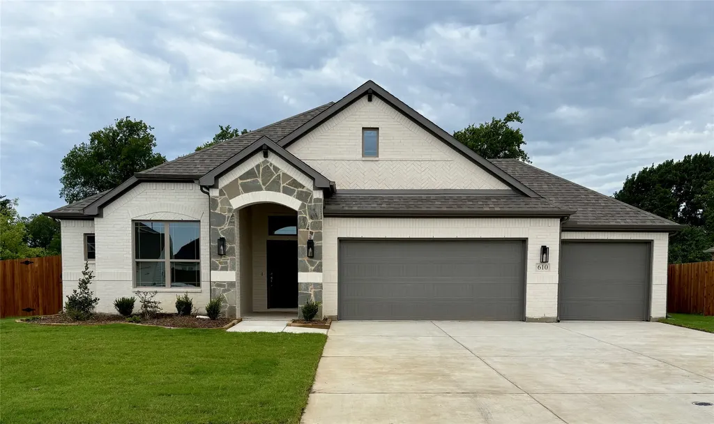 610 Kyle Drive Tioga TX 76271