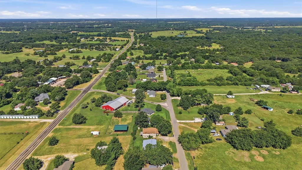 538 W Hughes Street Collinsville TX 76233
