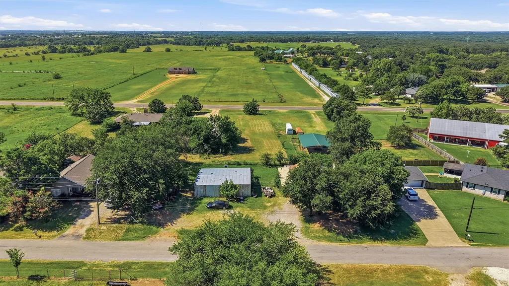 538 W Hughes Street Collinsville TX 76233