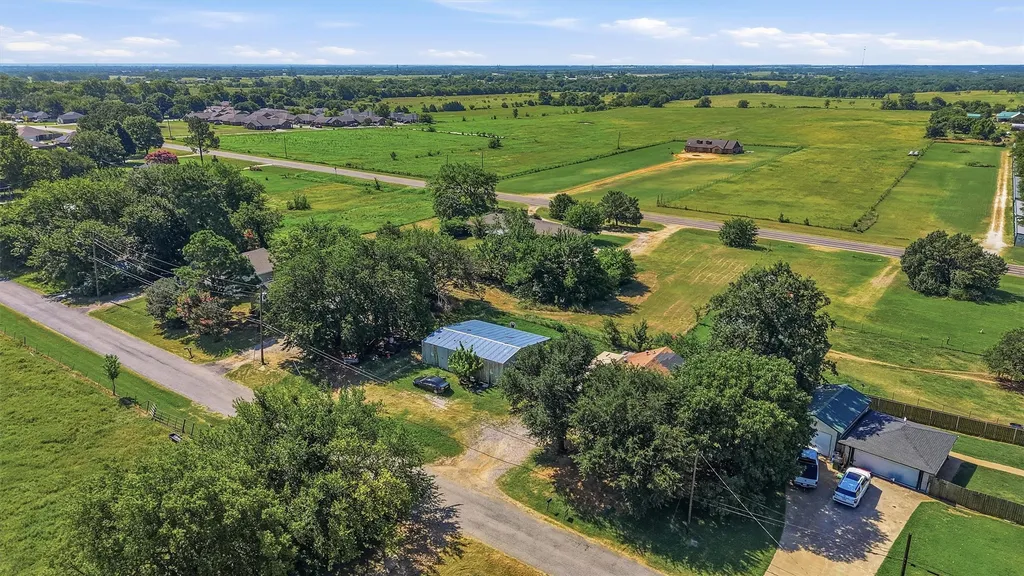 538 W Hughes Street Collinsville TX 76233