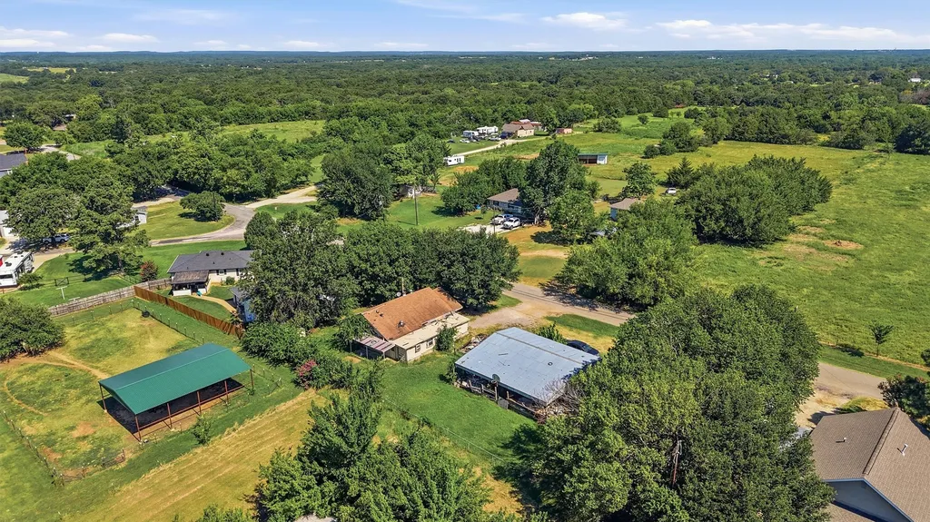 538 W Hughes Street Collinsville TX 76233