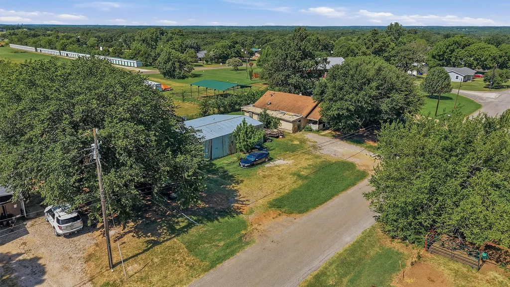 538 W Hughes Street Collinsville TX 76233