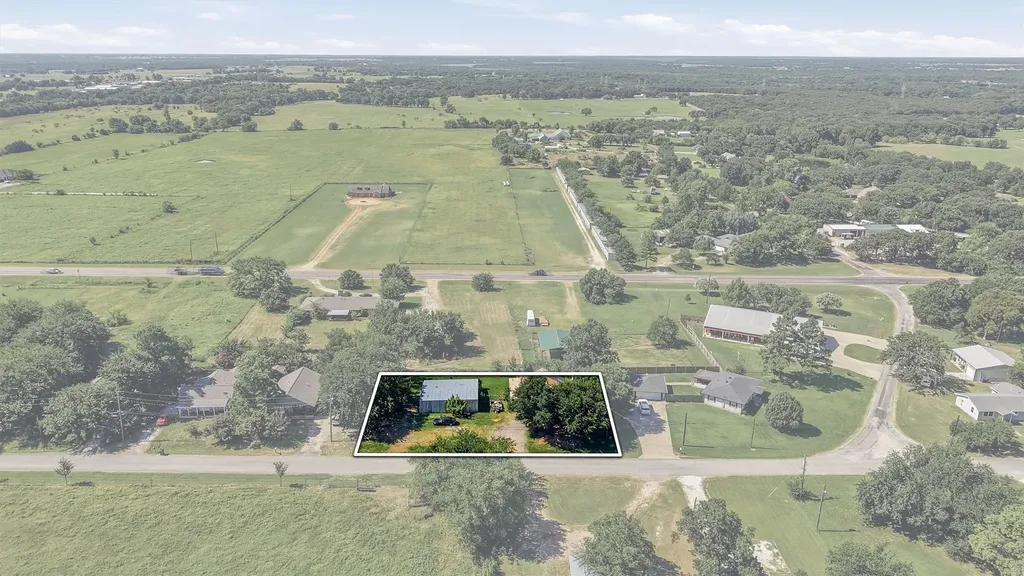 538 W Hughes Street Collinsville TX 76233