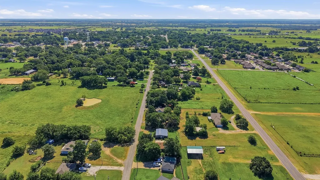 538 W Hughes Street Collinsville TX 76233