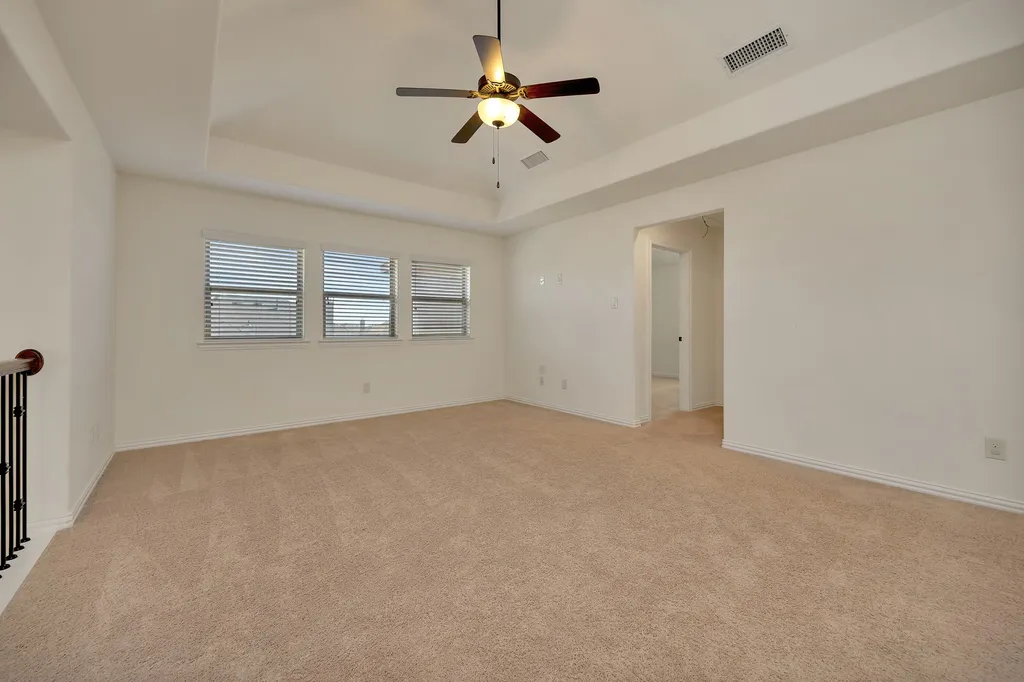1052 Highpoint Way Roanoke TX 76262