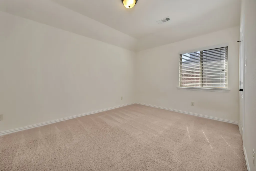 1052 Highpoint Way Roanoke TX 76262