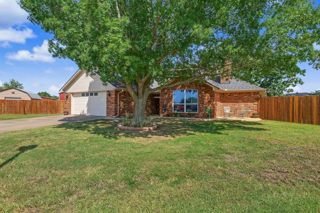 202 Daniel Court Collinsville TX 76233