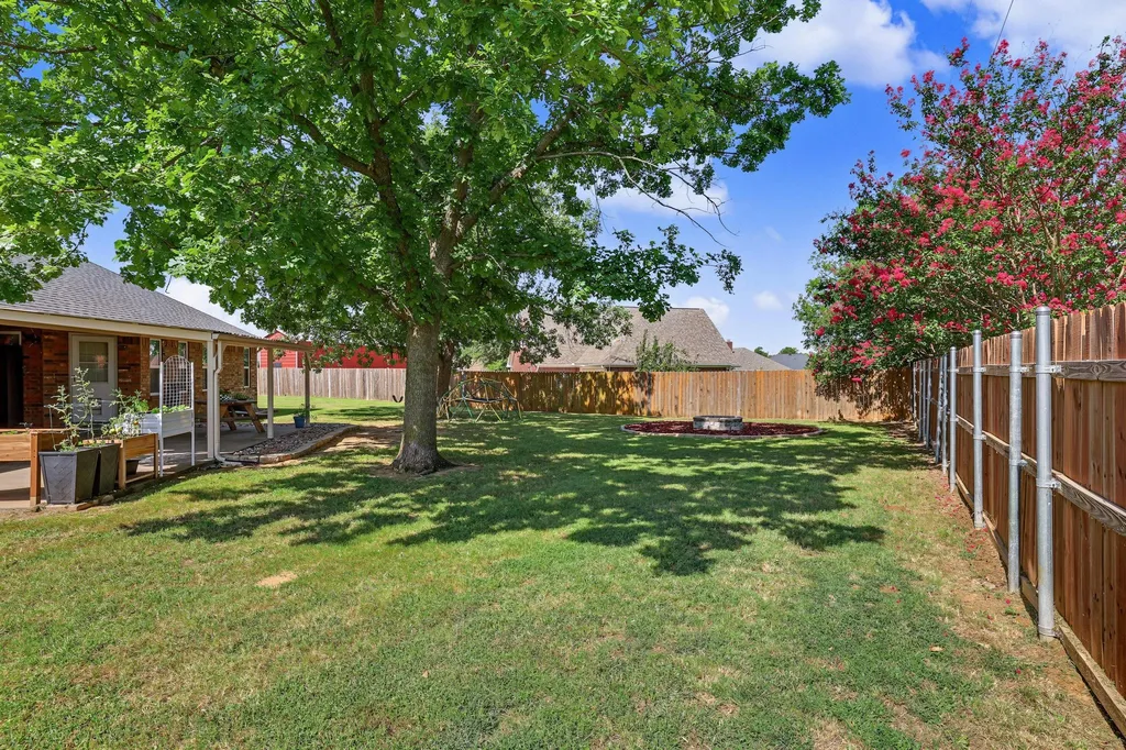 202 Daniel Court Collinsville TX 76233
