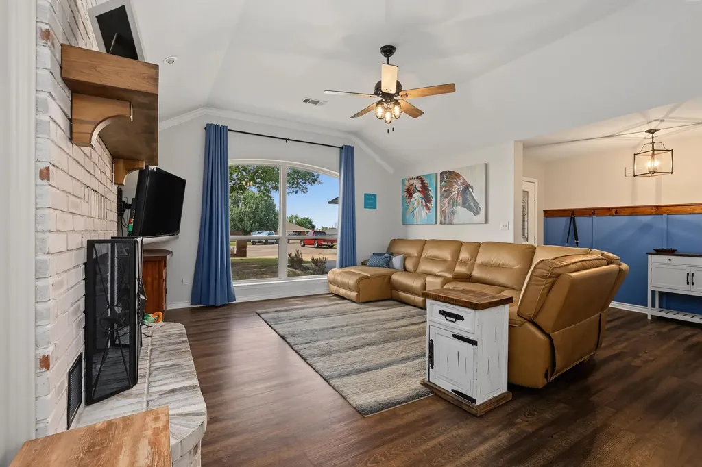 202 Daniel Court Collinsville TX 76233