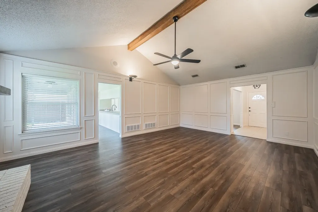 1100 Purdue Drive Arlington TX 76012