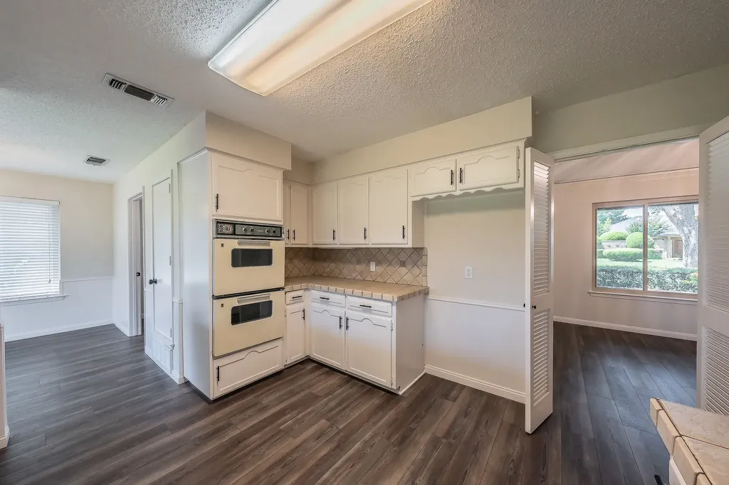 1100 Purdue Drive Arlington TX 76012