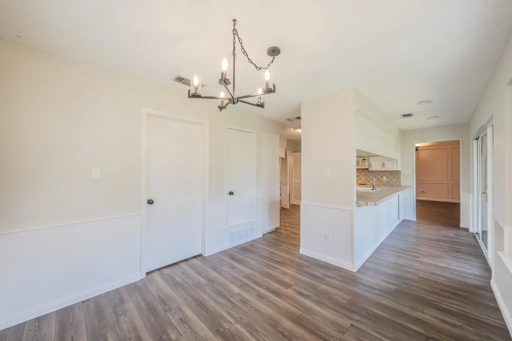 1100 Purdue Drive Arlington TX 76012