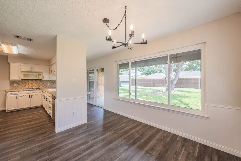 1100 Purdue Drive Arlington TX 76012