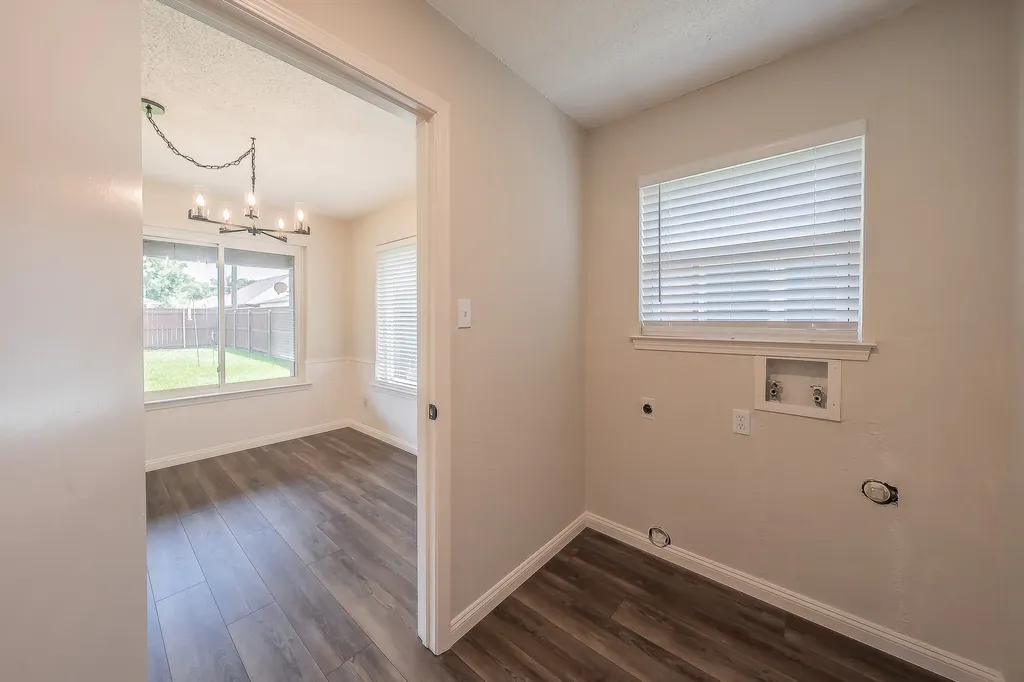 1100 Purdue Drive Arlington TX 76012