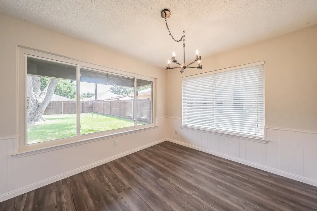 1100 Purdue Drive Arlington TX 76012