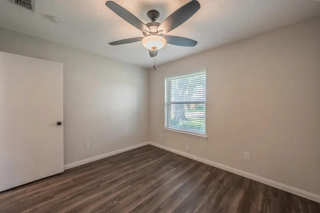 1100 Purdue Drive Arlington TX 76012