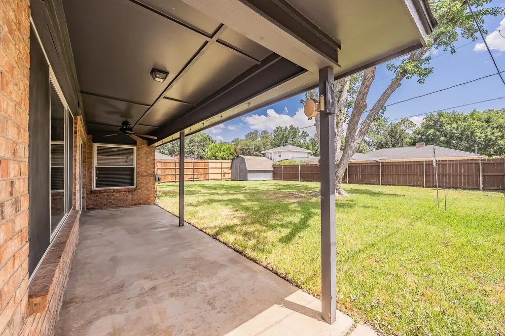 1100 Purdue Drive Arlington TX 76012