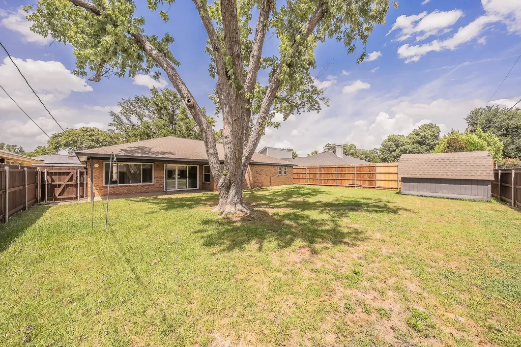 1100 Purdue Drive Arlington TX 76012