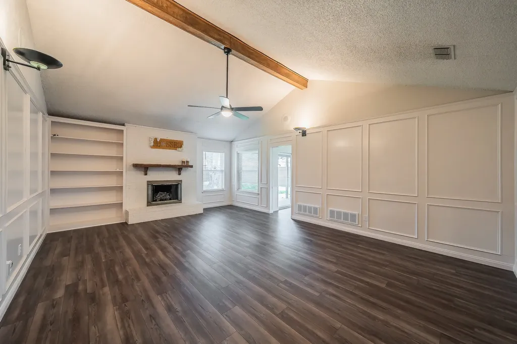 1100 Purdue Drive Arlington TX 76012