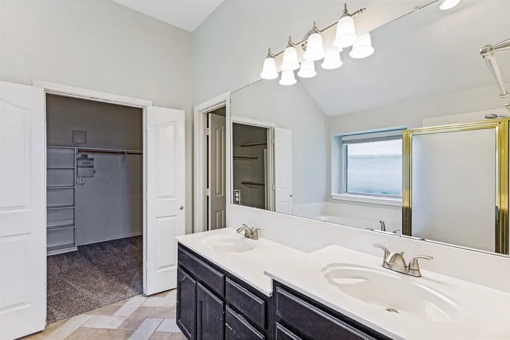 5856 Echo Bluff Drive Haltom City TX 76137