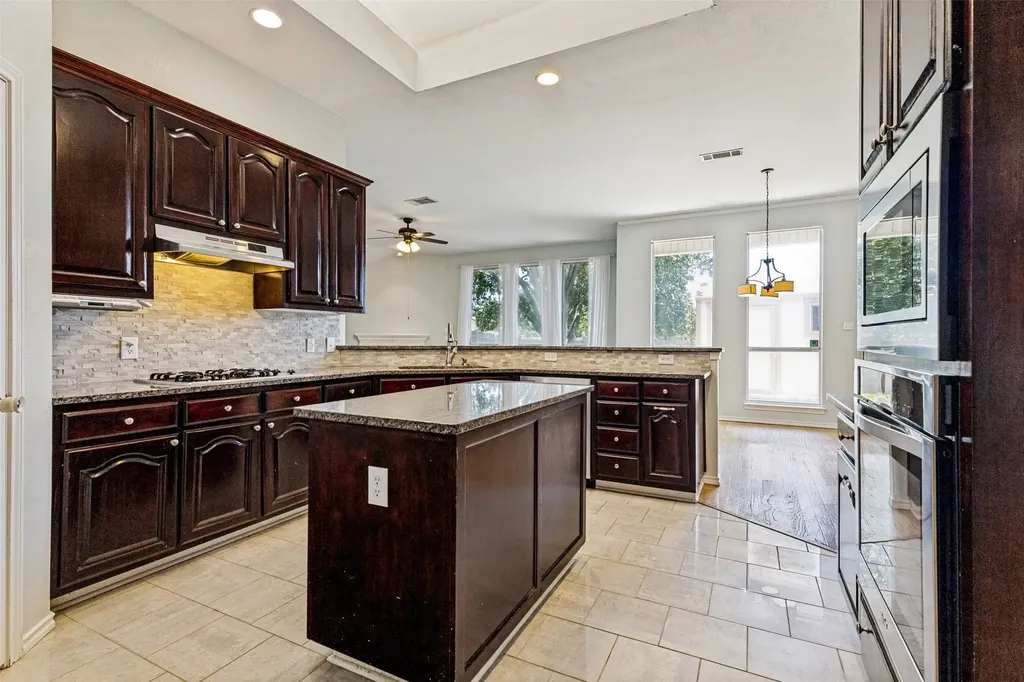 5856 Echo Bluff Drive Haltom City TX 76137