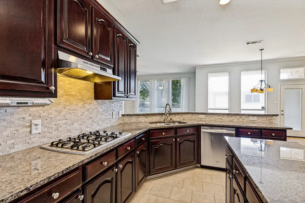 5856 Echo Bluff Drive Haltom City TX 76137