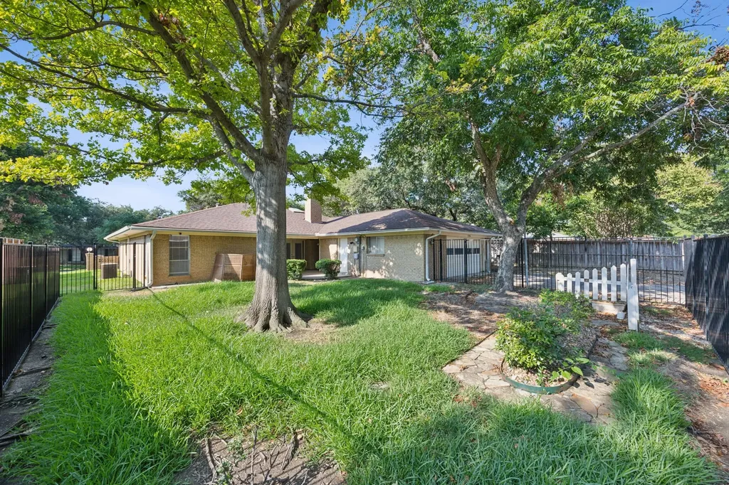 1725 Northcrest Drive Plano TX 75075