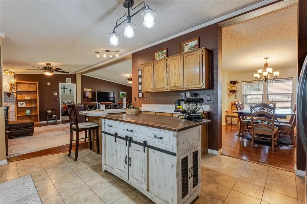 3637 Highway 281 N Jacksboro TX 76458