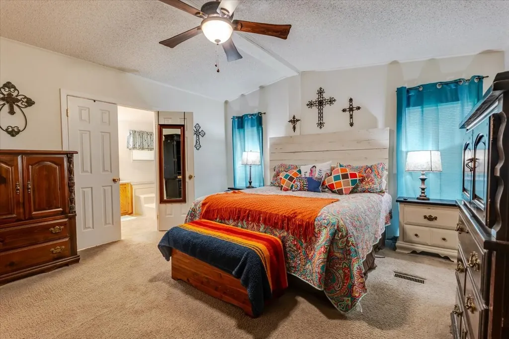 3637 Highway 281 N Jacksboro TX 76458
