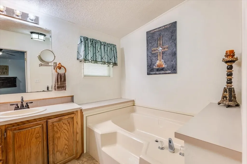 3637 Highway 281 N Jacksboro TX 76458