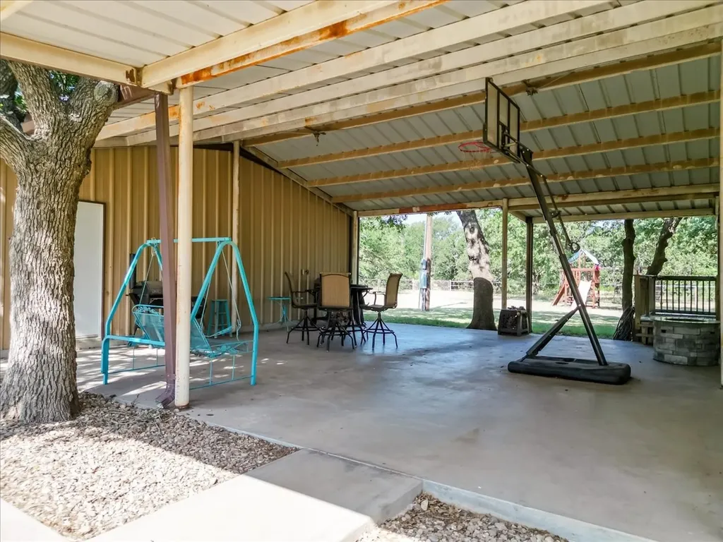 3637 Highway 281 N Jacksboro TX 76458