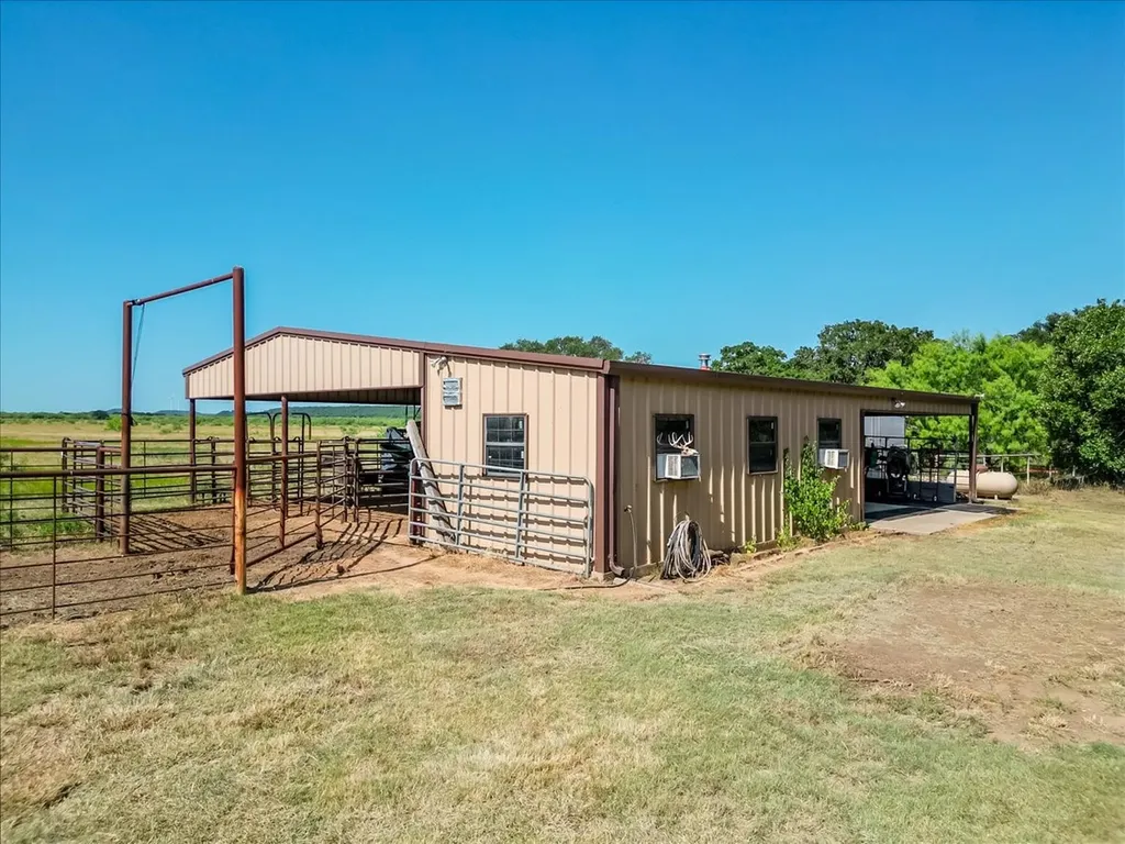 3637 Highway 281 N Jacksboro TX 76458