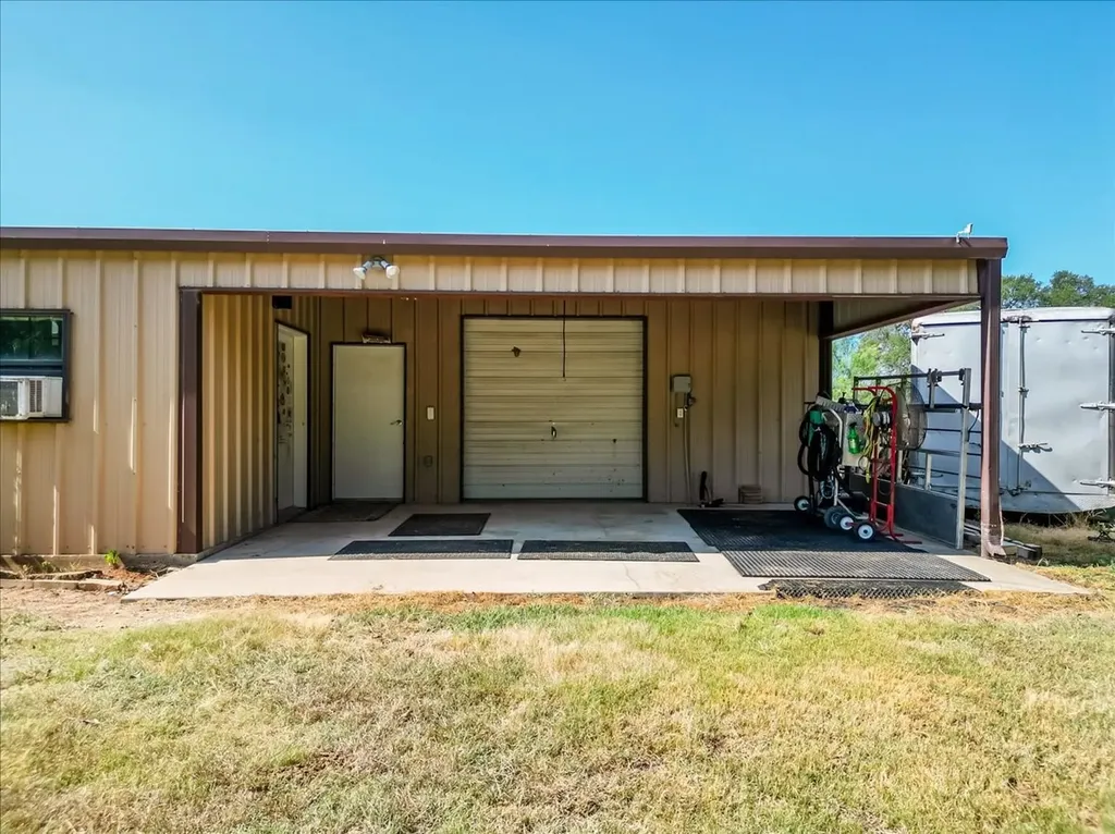 3637 Highway 281 N Jacksboro TX 76458