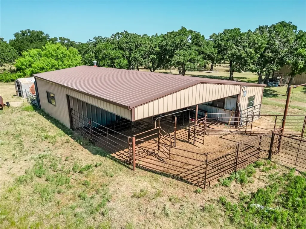 3637 Highway 281 N Jacksboro TX 76458