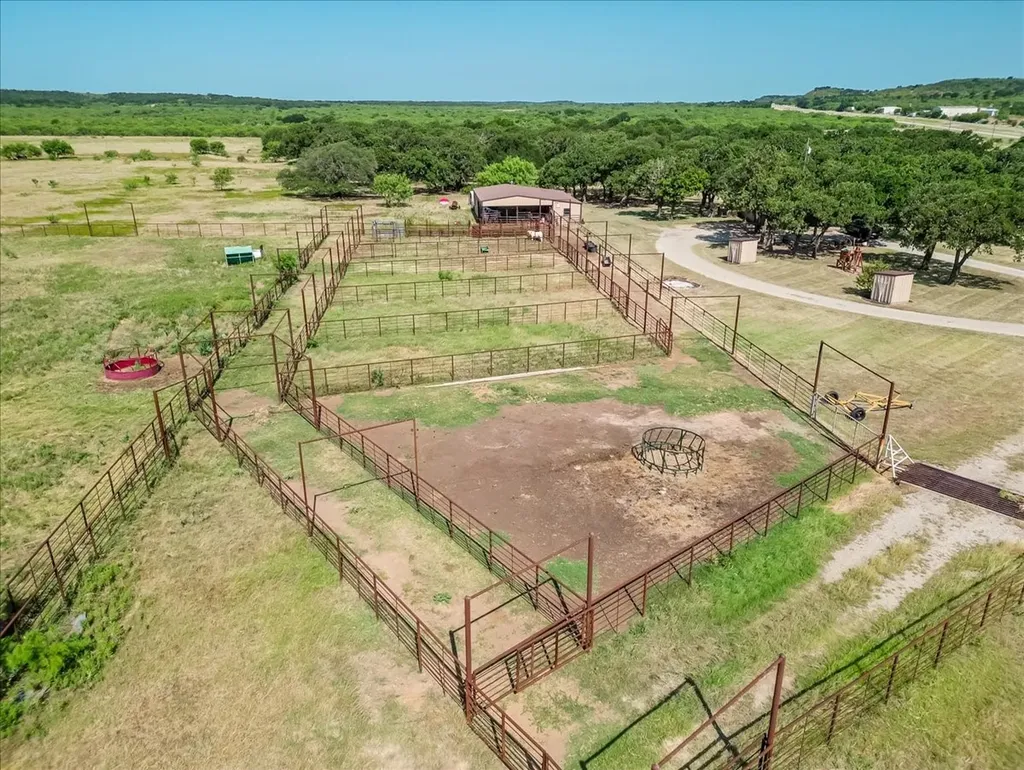 3637 Highway 281 N Jacksboro TX 76458