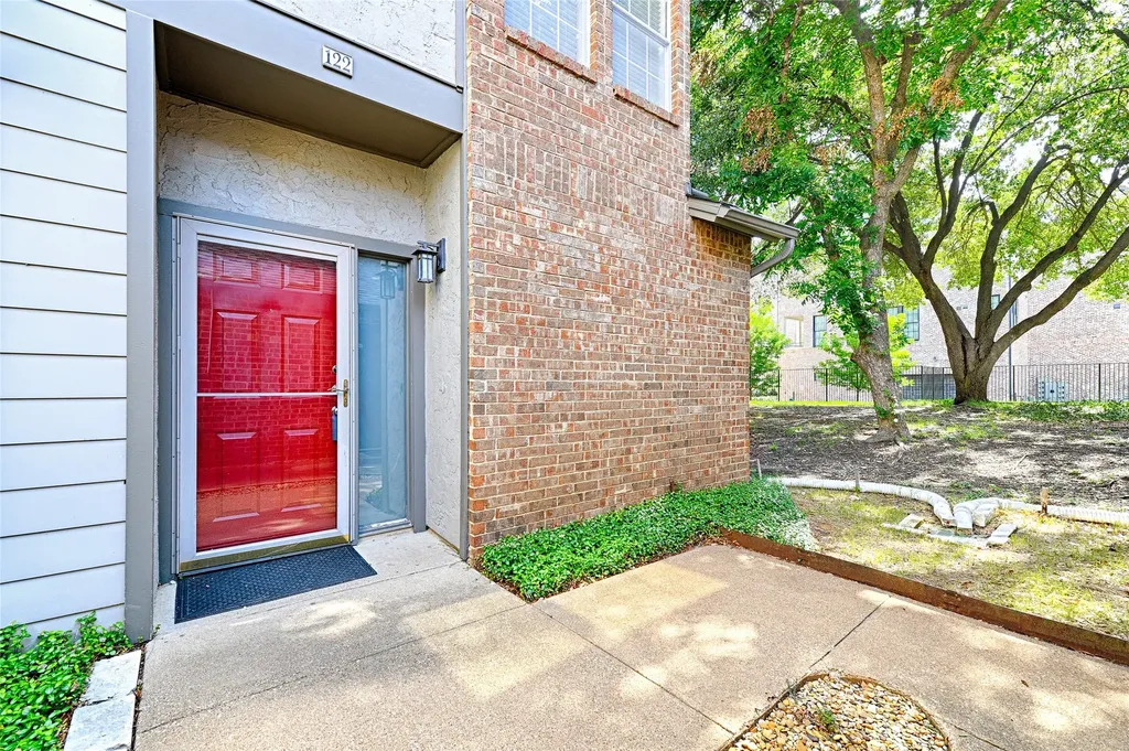 4067 Beltway Drive Addison TX 75001