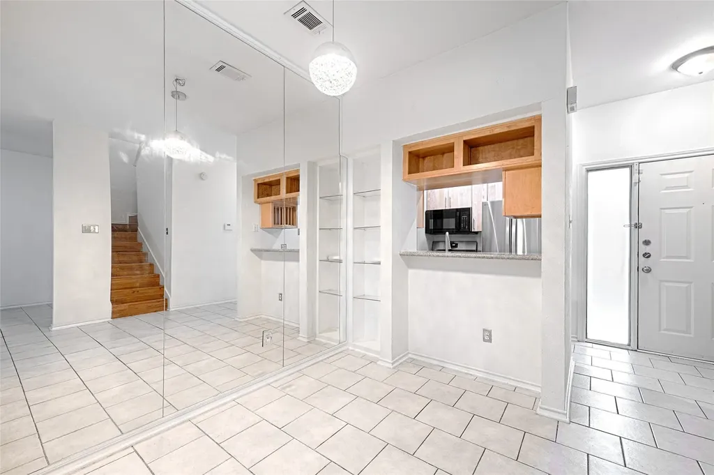 4067 Beltway Drive Addison TX 75001