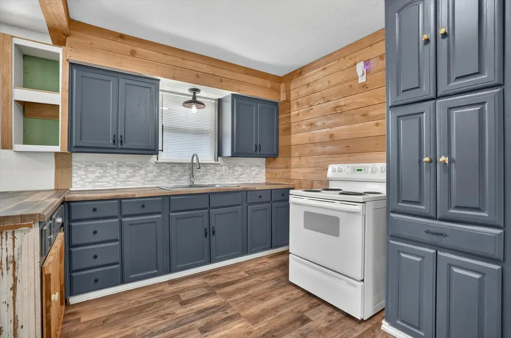 186 Garnet Road Springtown TX 76082