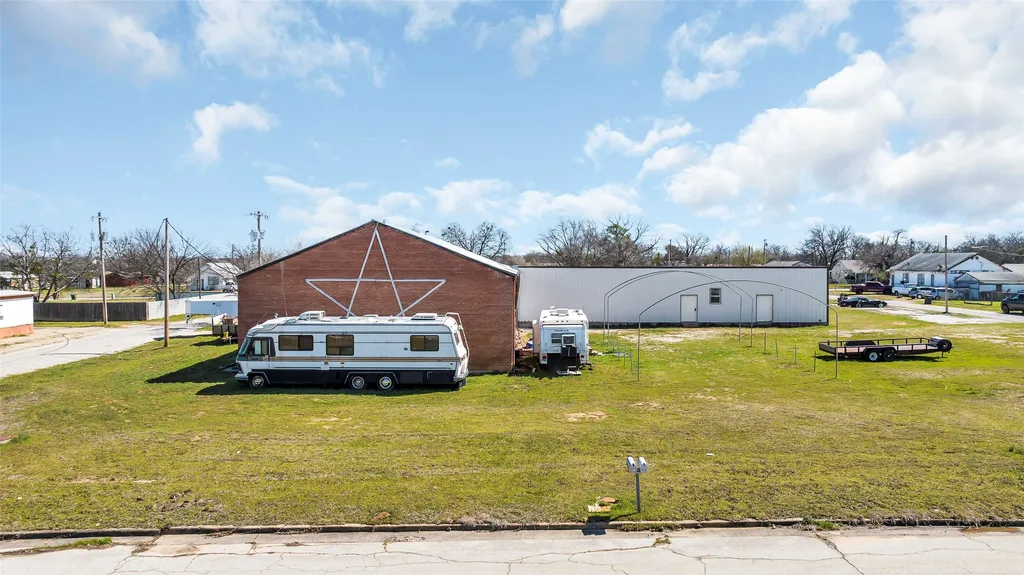 121 Davis St. Corner Wilson OK 73463