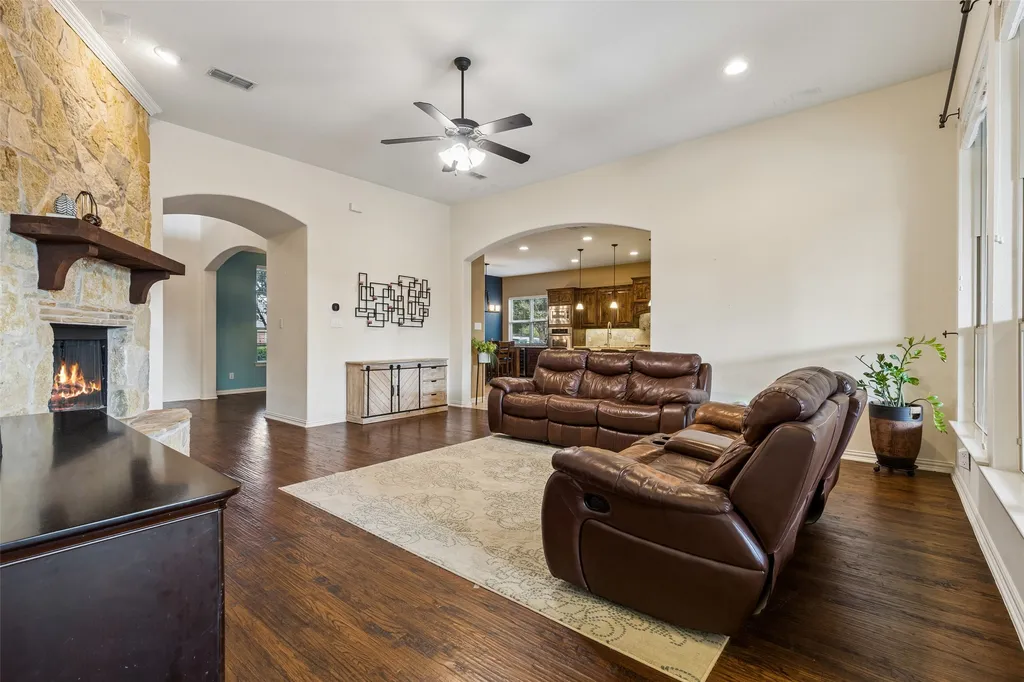 7705 Glenmere Trail Sachse TX 75048