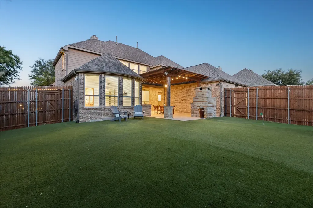 7705 Glenmere Trail Sachse TX 75048